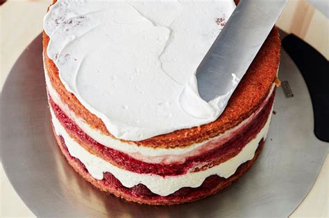 Naked Himbeer Mousse Torte Rezept Essen Und Trinken