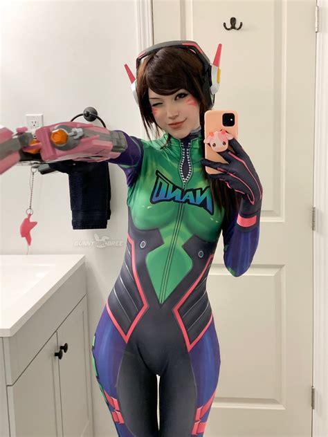 Breesknees On Twitter My Fave Girl Dva Back Again With A New Skin💚