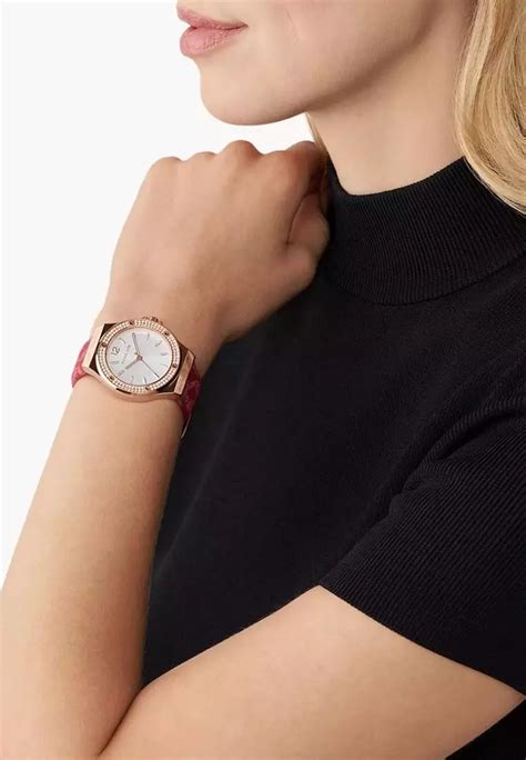 Jual MICHAEL KORS Jam Tangan Wanita Michael Kors Lennox Three Hand Red