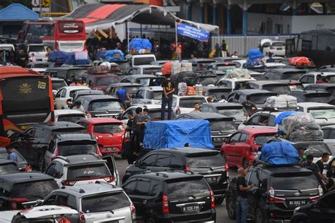 Foto Jumlah Kendaraan Bermotor Di Indonesia Tembus 150 7 Juta Unit