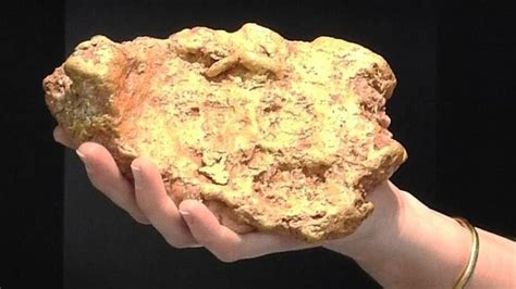 Massive $80G gold nugget discovered in Australia by retired man who's ...