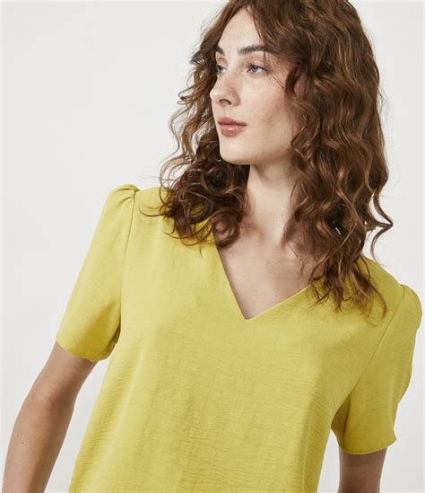 Blusa Texturizada Manga Bufante E Barra Mullet Amarelo Ouro