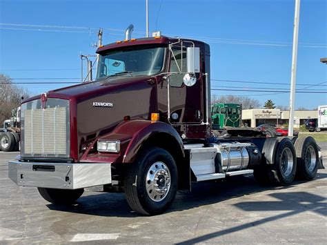 Used Kenworth T Day Cab Paccar Mx Hp Speed Manual