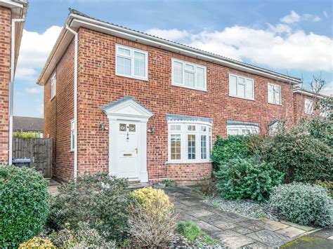 3 Bed Semi Detached House For Sale In Farm Close Byfleet West Byfleet