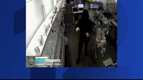 Police 2 Suspects Wanted For String Of Pharmacy Burglaries In Brooklyn