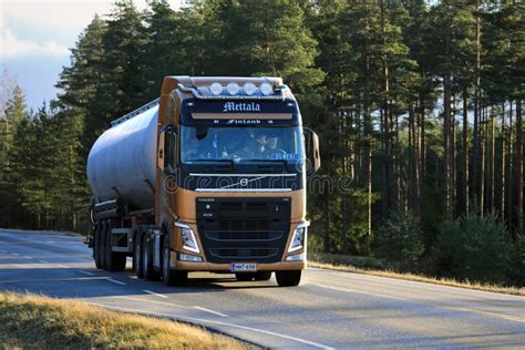 Lastbil Och Släp För Volvo FH 450 Transport I Stora Partier