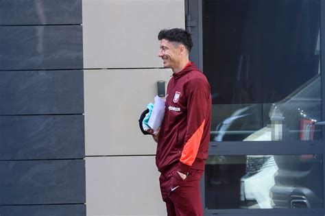 Robert Lewandowski opuścił zgrupowanie Gdzie pojechał w wypasionym aucie