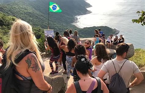 Como fazer a trilha da Pedra do Telégrafo Pé na Estrada