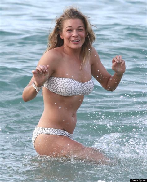 Leann Rimes Frolics In A Bikini In Hawaii Huffpost