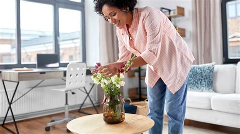 Turn Your IKEA Lamp Into A Gorgeous Plant Holder With A Few Simple Steps