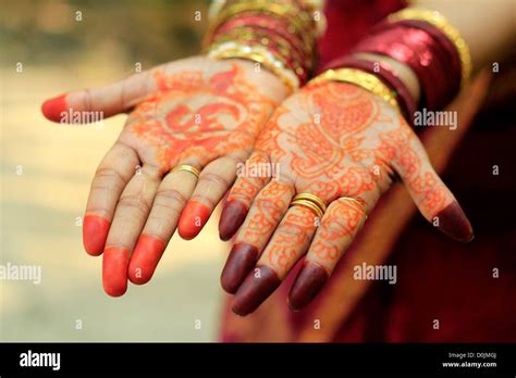 Henna Design Hi Res Stock Photography And Images Alamy