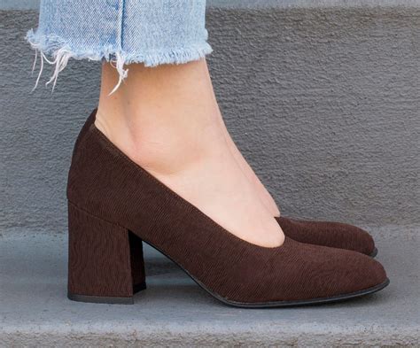 Brown Pumps 8 90s Dark Brown Block Heel Pumps 38 Brown Etsy