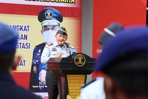 Kakanwil Kemenkumham Dki Jakarta Sematkan Kenaikan Pangkat Dan Beri