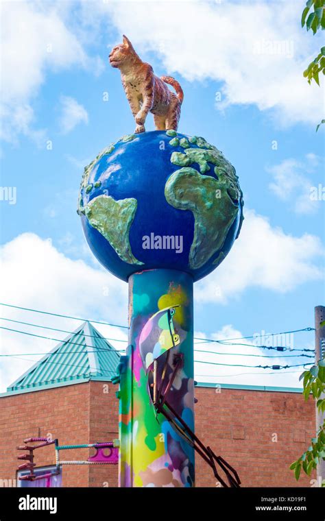 World globe sculpture hi-res stock photography and images - Alamy