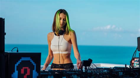 Miss Monique 1001tracklists Miami Rooftop Sessions Melodic Techno