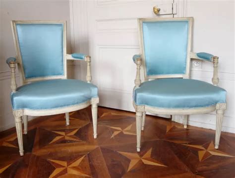 Paire De Fauteuils Cabriolets D Poque Louis Xvi Cannetille De Soie