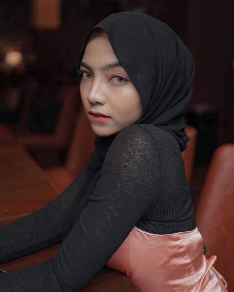 Pin By Toothless On Oklin Sexy Body Sexy Hijabi Girl