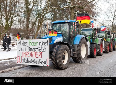 Landwirte demonstrieren gegen geplante Subventionskürzungen