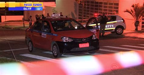 G1 Após ataque passageiro morre e taxista fica ferido em Porto