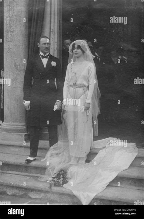 Bride And Groom Bride And Groom Black And White Stock Photos And Images
