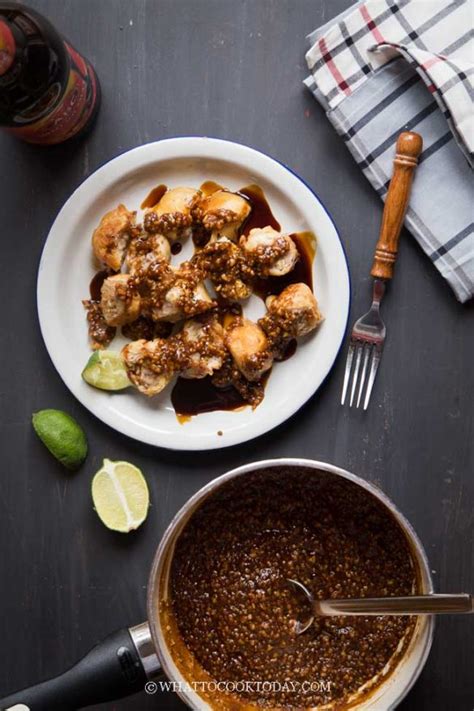 Batagor Fried Dumplings With Peanut Sauce