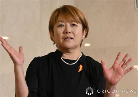 山田邦子、渡辺徹さんお別れ会で涙あふれる「体の半分がなくなったようだった」｜モバイルやましん