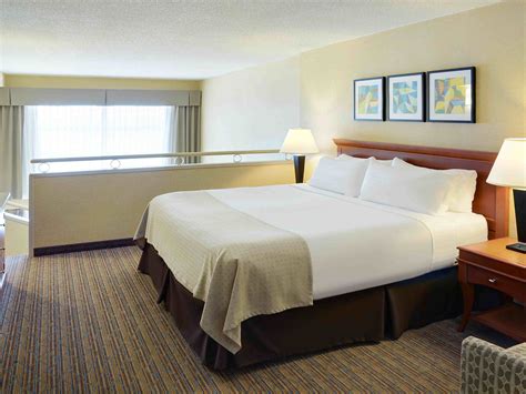 Hotel in London | Holiday Inn Hotel & Suites London Hotel