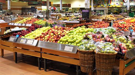 The Sneaky Reason Produce Is At The Front Of The Grocery Store