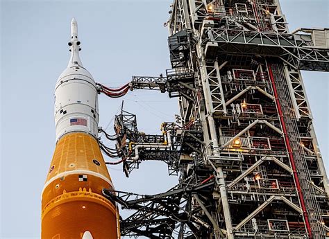 Fly Me To The Moon La Navicella Spaziale Orion Della NASA Con Il