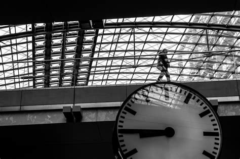train station clock time  photo  pixabay