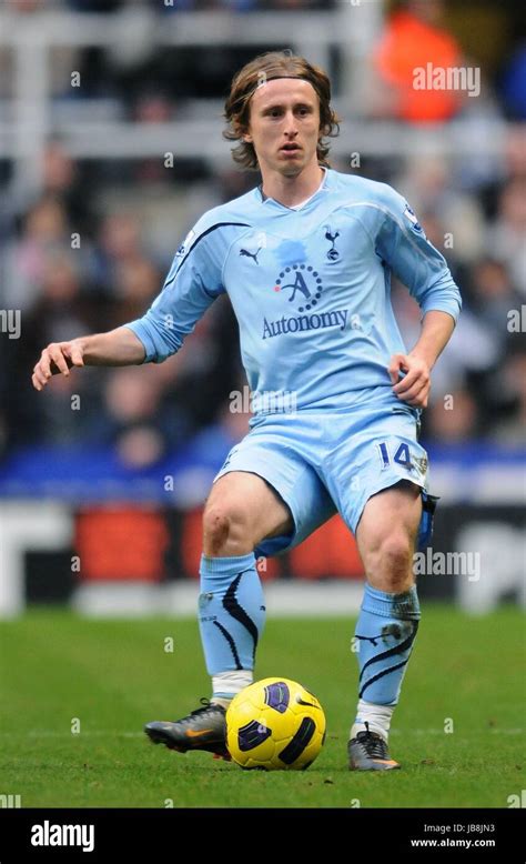 Luka Modric Tottenham Hotspur Fc Tottenham Hotspur Fc St James Park