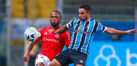 Quem tem mais títulos Grêmio ou Internacional Compare