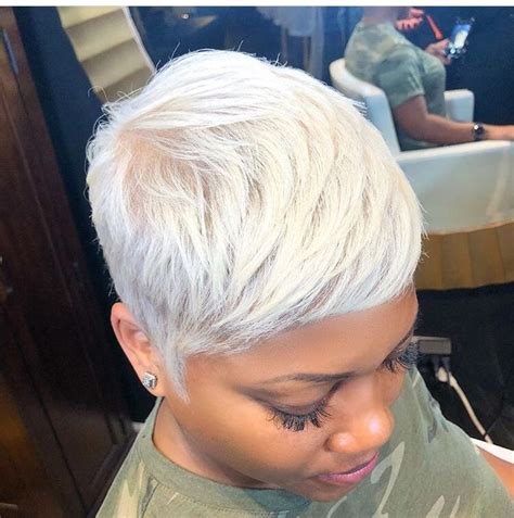 Pin By Shondra Ulmer On Pixie Goals Short Sassy Hair Short Platinum