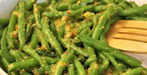 BLANCHED GREEN BEANS WITH BISTRO MUSTARD VINAIGRETTE - Cook With Brenda Gantt