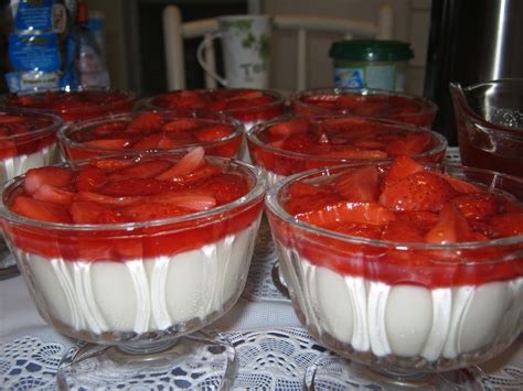 Receitas Do Thiago Panna Cotta Calda De Morango