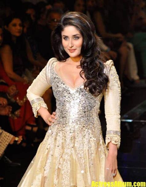 Bollywood Hot And Sexy Kareena Kapoor Ramp Walk Photoshoot Stills