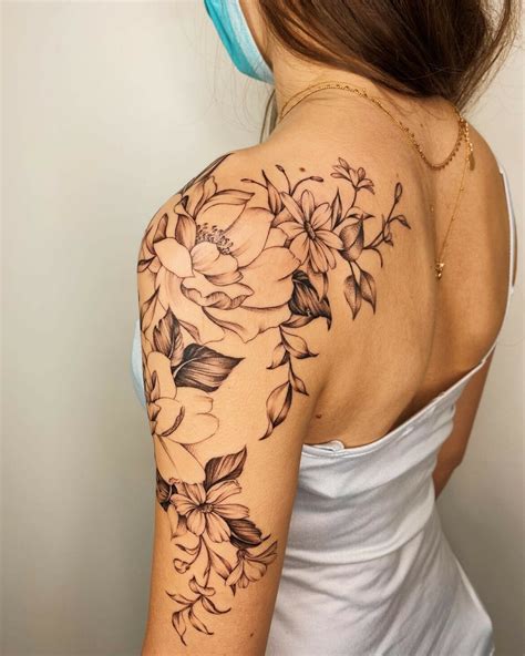 Beautiful Shoulder Tattoo Ideas For Women In