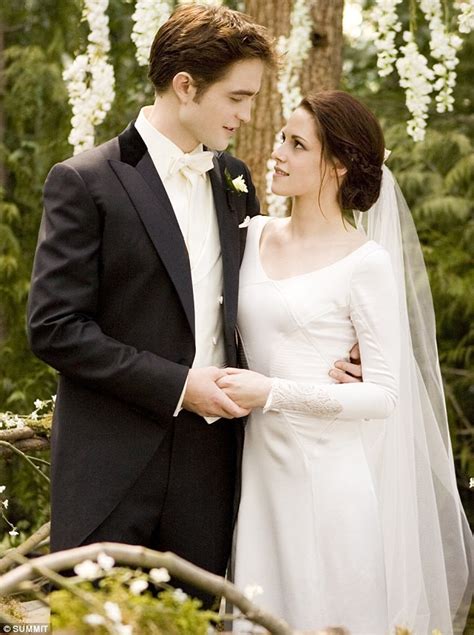 Kristen Stewart Long Sleeves Wedding Dress In Twilight - TheCelebrityDresses