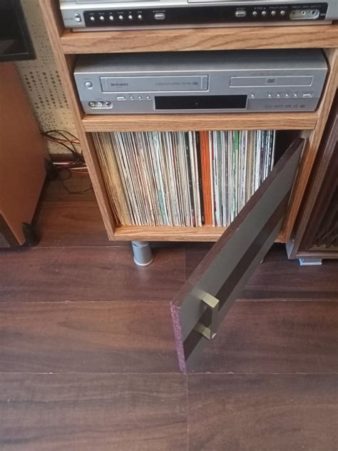 Музыкальная консоль из старого буфета