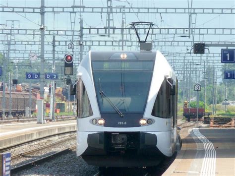 SBB Thurbo Triebzug RABe 2 8 526 781 0 Bei Der Einfahrt In Den