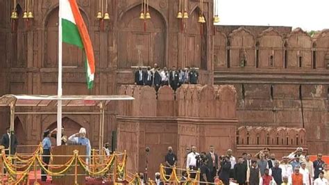 Vehicle movement suspended in Delhi near Red Fort ahead of Independence ...