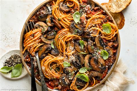 Easy Mushroom Spaghetti Sauce No Spoon Necessary