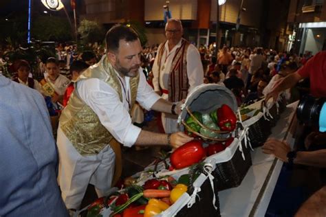 Los pinatarenses honran a San Pedro Apóstol en la tradicional Ofrenda