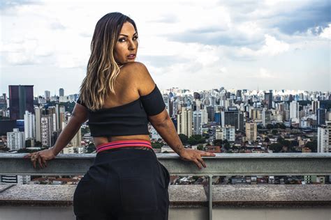 Valesca Popozuda Vai A Dubai Para Show E Videoclipe Veja