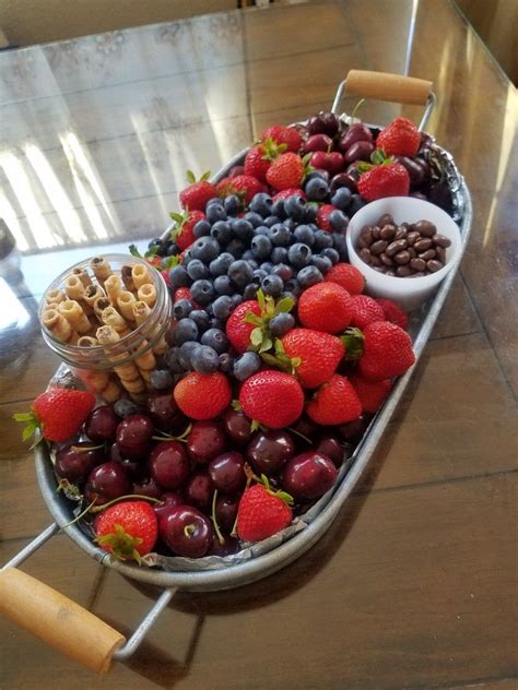 Party Fruit Tray | Pretty food, Fruit platter designs, Cafe food