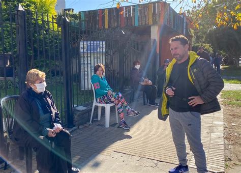 Pablo Descalzo RecorriÓ Bancos Y Puestos De VacunaciÓn Municipalidad Ituzaingó Sitio Oficial