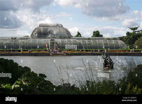 Palm House At Kew Gardens Stock Photo Alamy