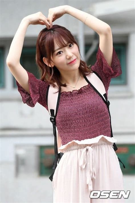 Miyawaki Sakura Yabuki Nako Samsan World Gymnasium For Produce