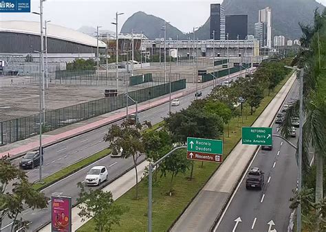 Colis O Entre Dois Carros Na Avenida Embaixador Abelardo Bueno