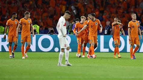 Hollanda Ya Ma Lup Olan A Milli Futbol Tak M M Z Euro E Veda